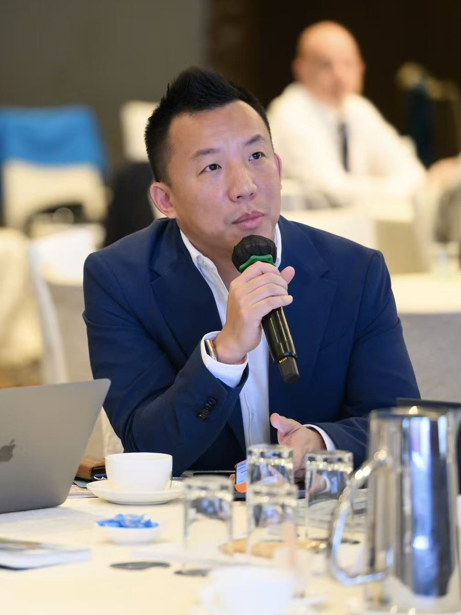 Samuel XU, founder of CHAO YACHTING, speaking at an industry forum